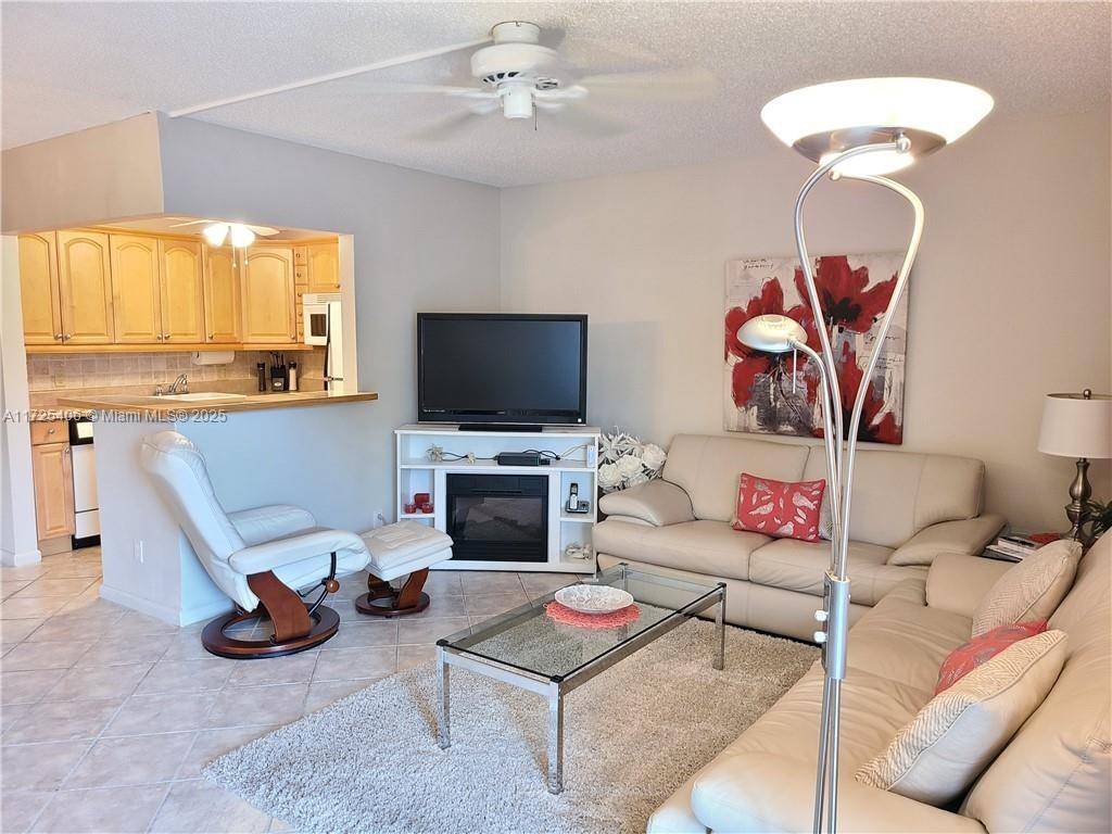 Deerfield Beach, FL 33442,1028 Durham B #1028