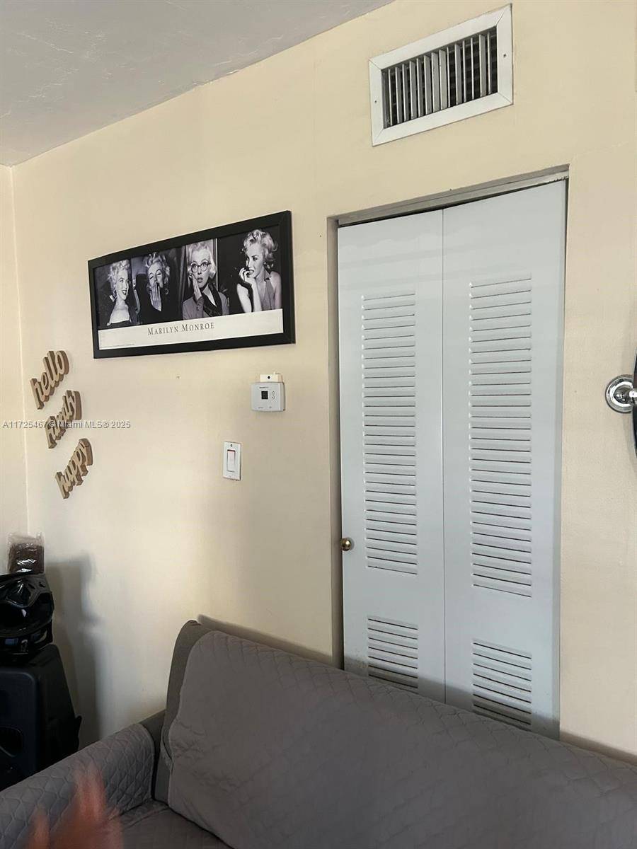 North Miami Beach, FL 33181,2421 NE 135th Ln