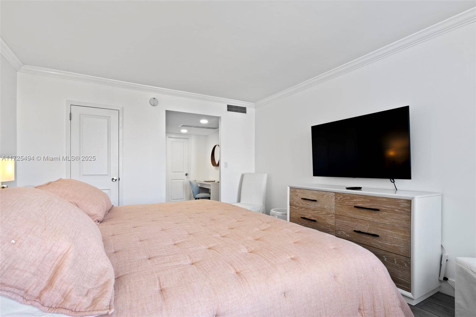 Hallandale Beach, FL 33009,3140 S Ocean Dr #511