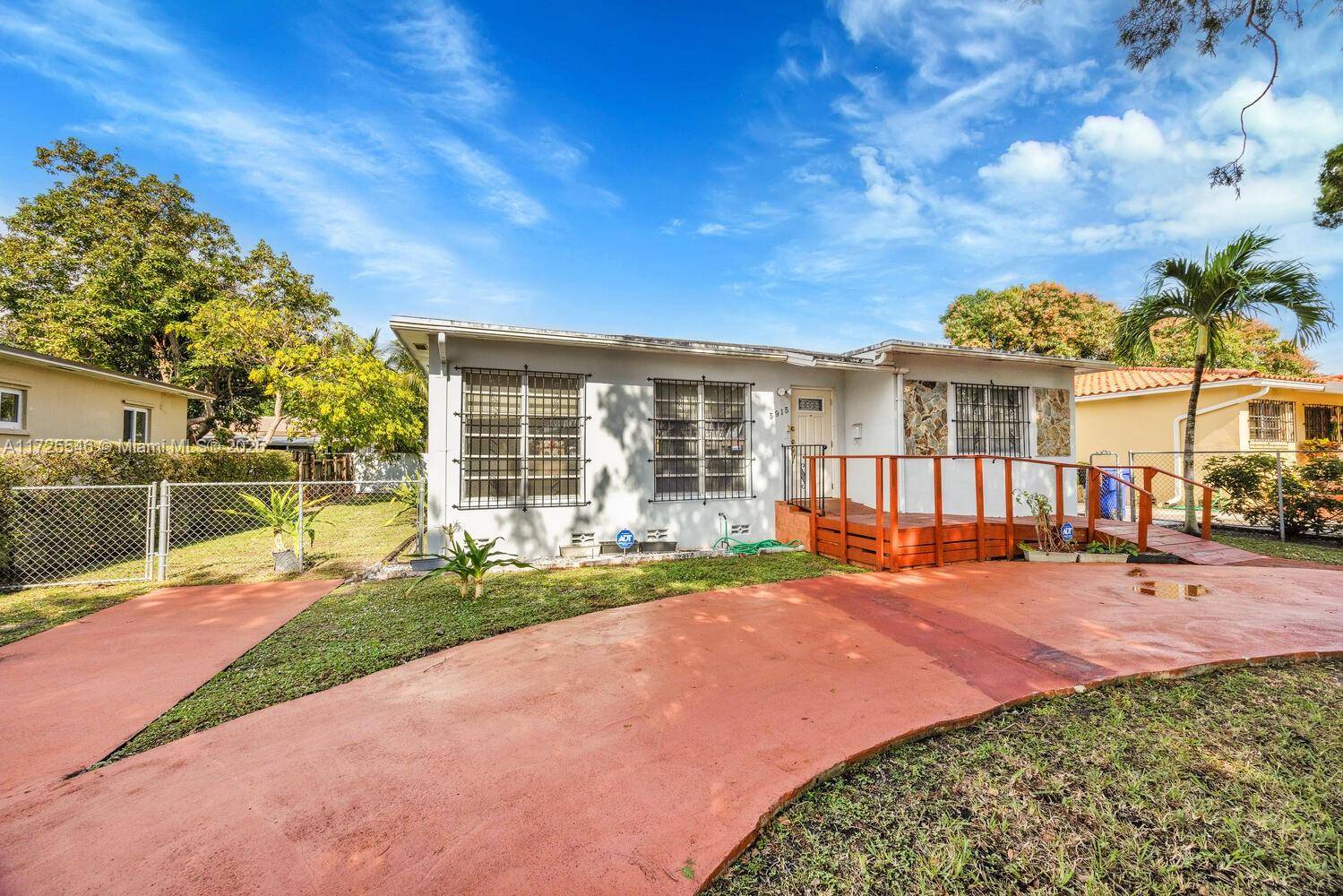 Miami, FL 33144,5915 SW 7th St