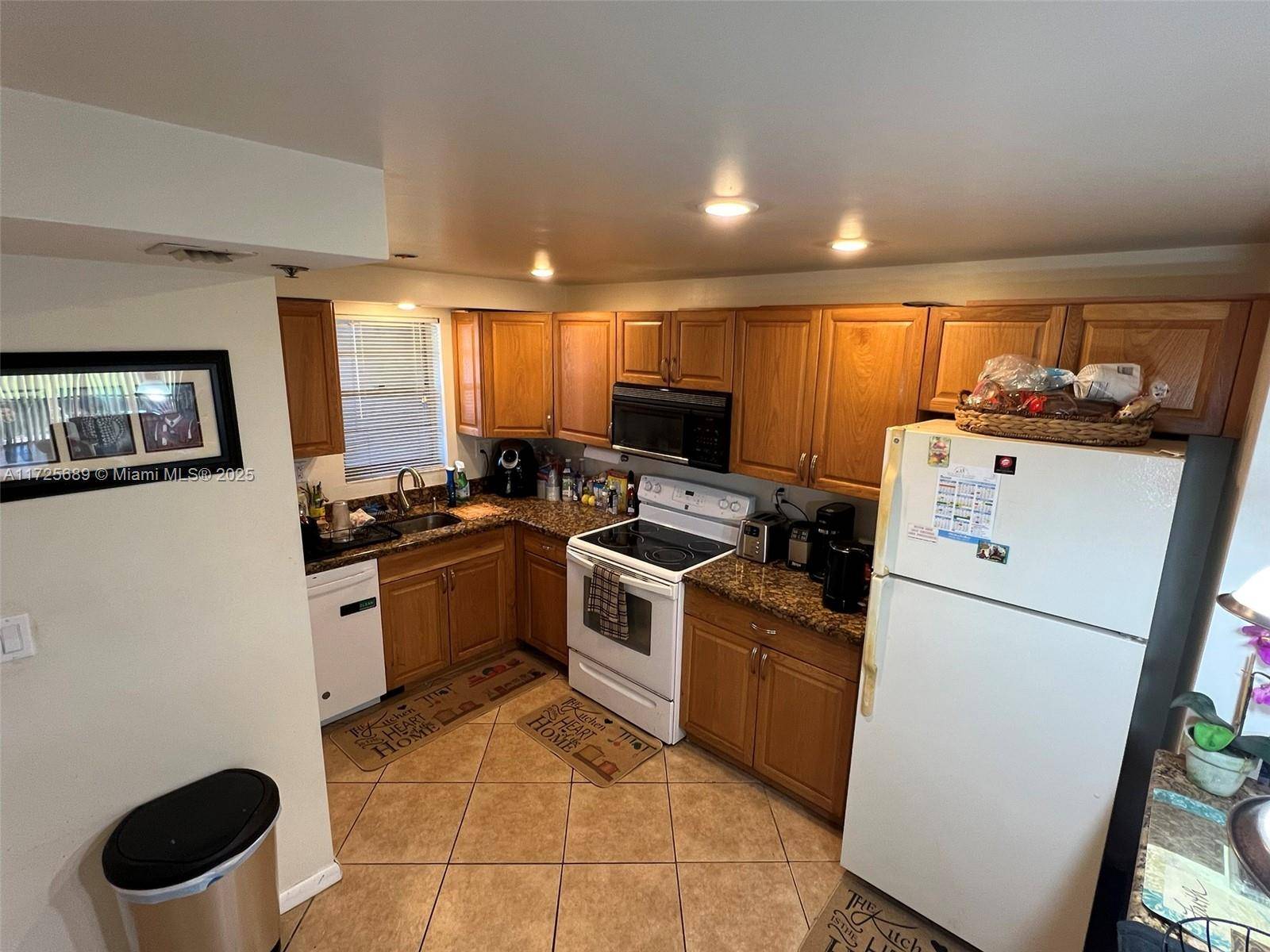 Davie, FL 33328,3300 W Rolling Hills Cir #102