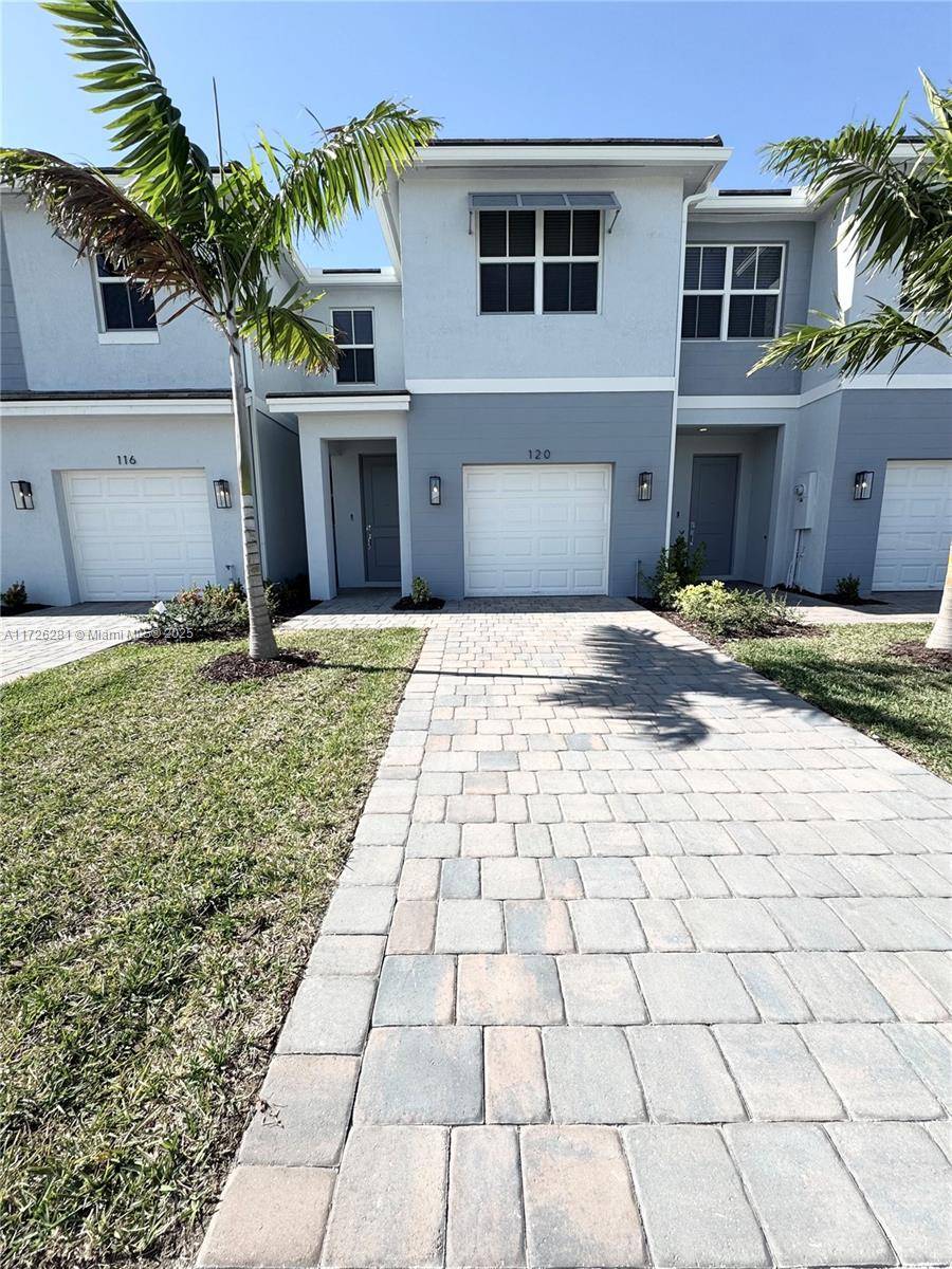 Homestead, FL 33033,120 NE 13th Terrace #120