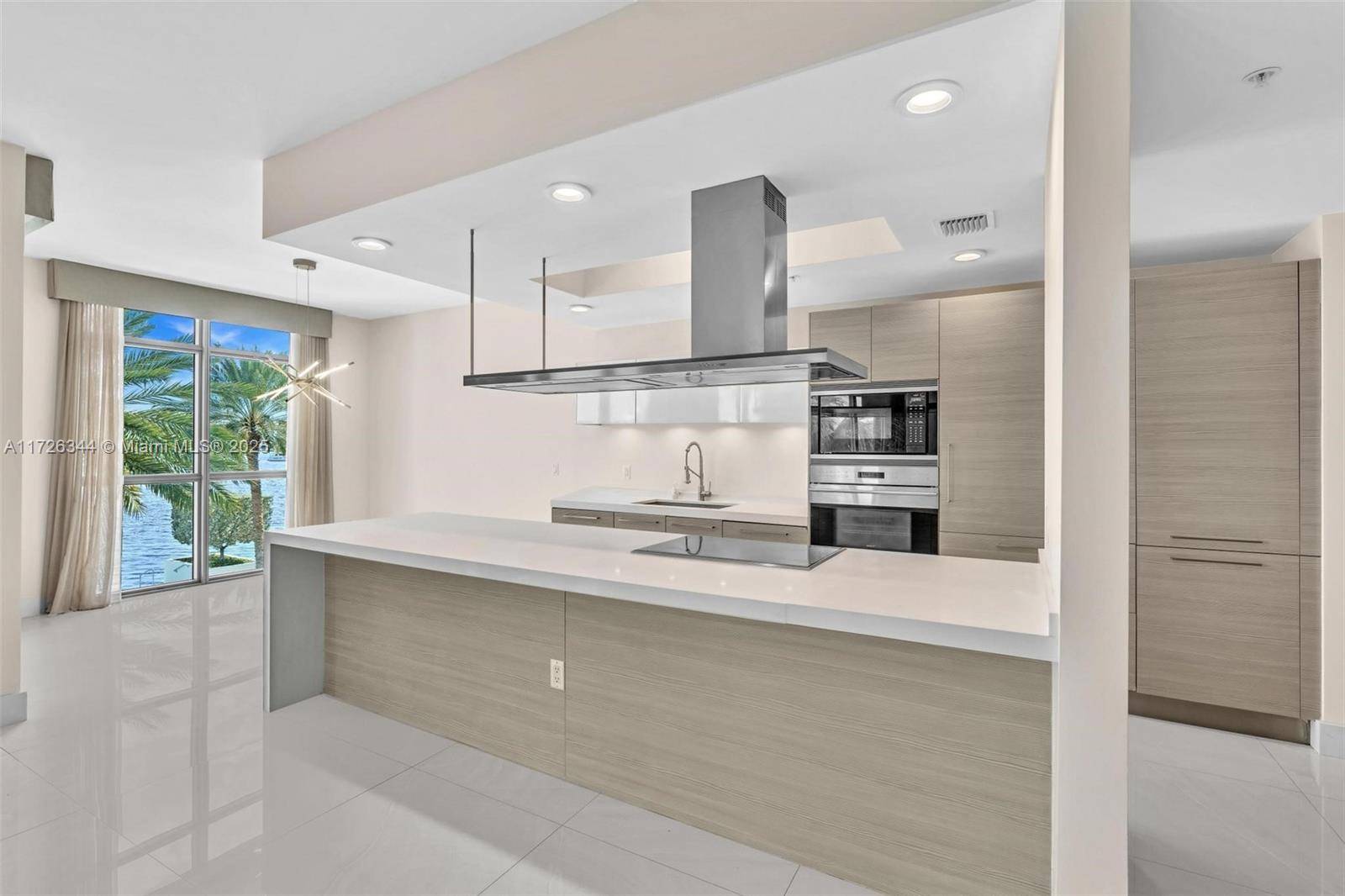 North Miami Beach, FL 33160,17301 Biscayne Blvd #210