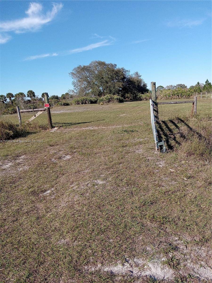 Okeechobee, FL 34972,18383 NW 274