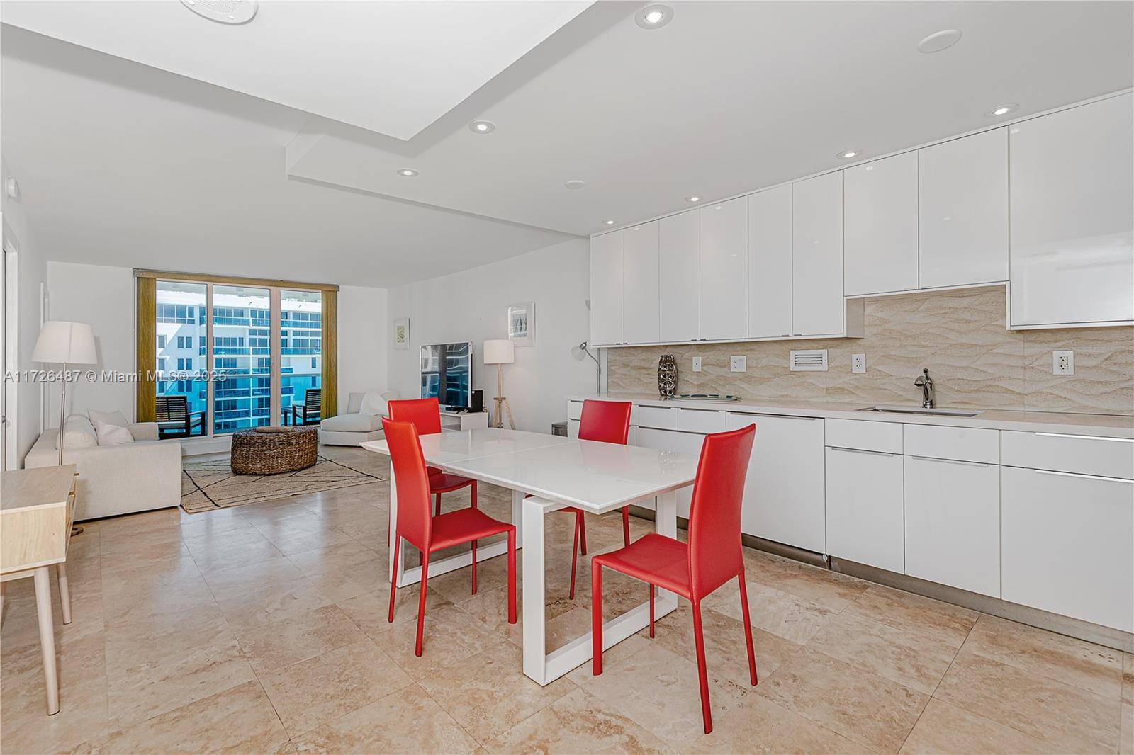 Miami Beach, FL 33139,2301 Collins Ave #1515