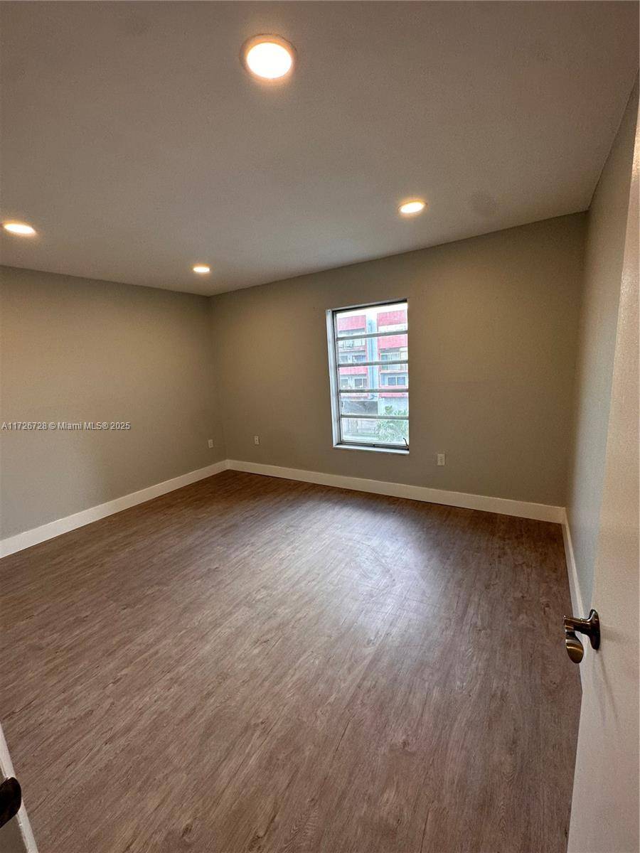 Hialeah, FL 33012,6095 W 19th Ave #320