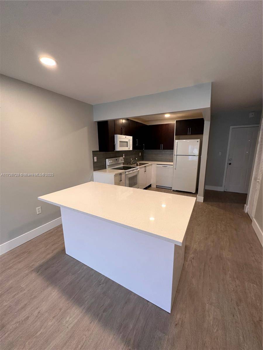 Hialeah, FL 33012,6095 W 19th Ave #320