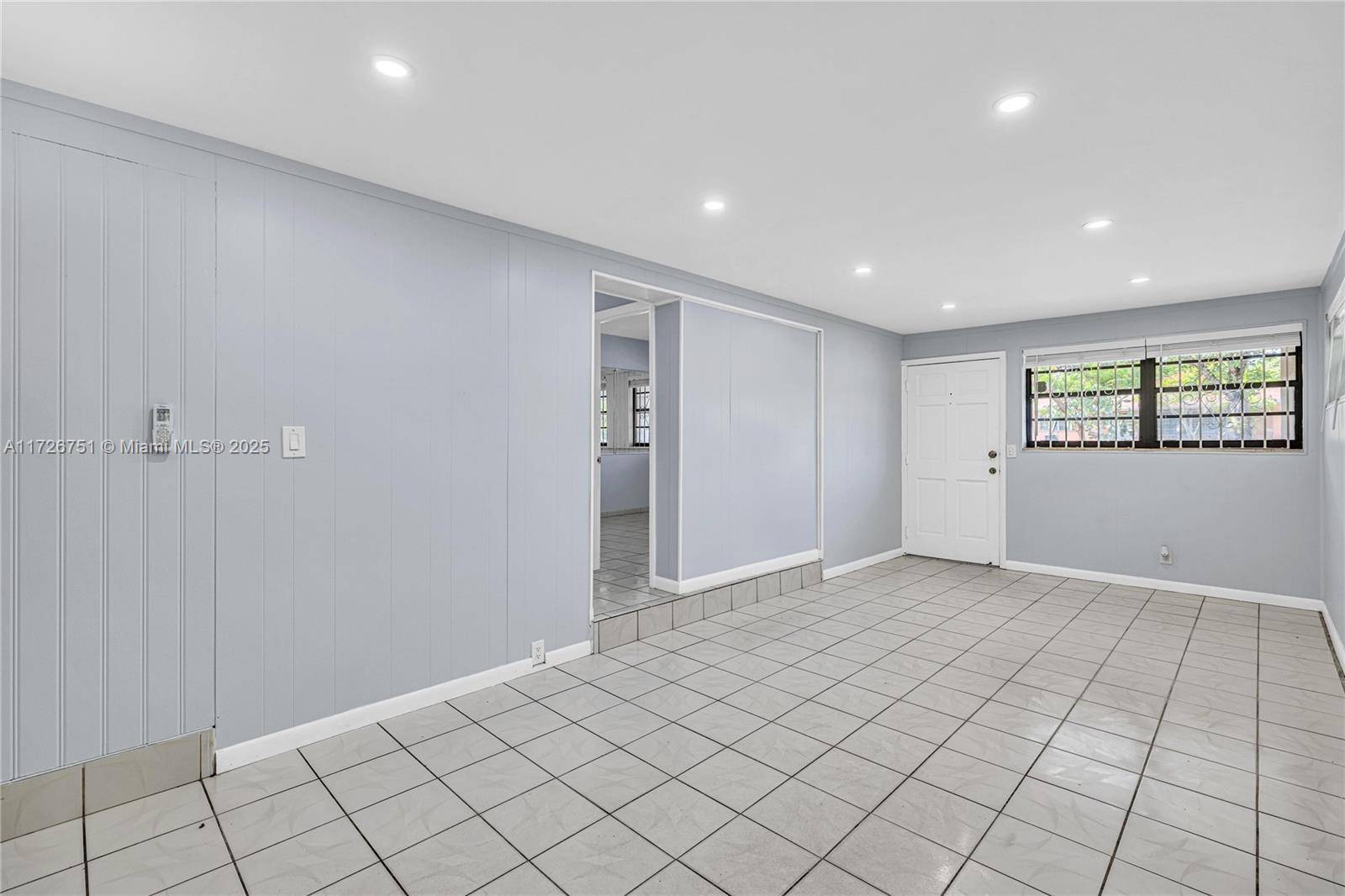 North Miami Beach, FL 33162,319 NE 171st St