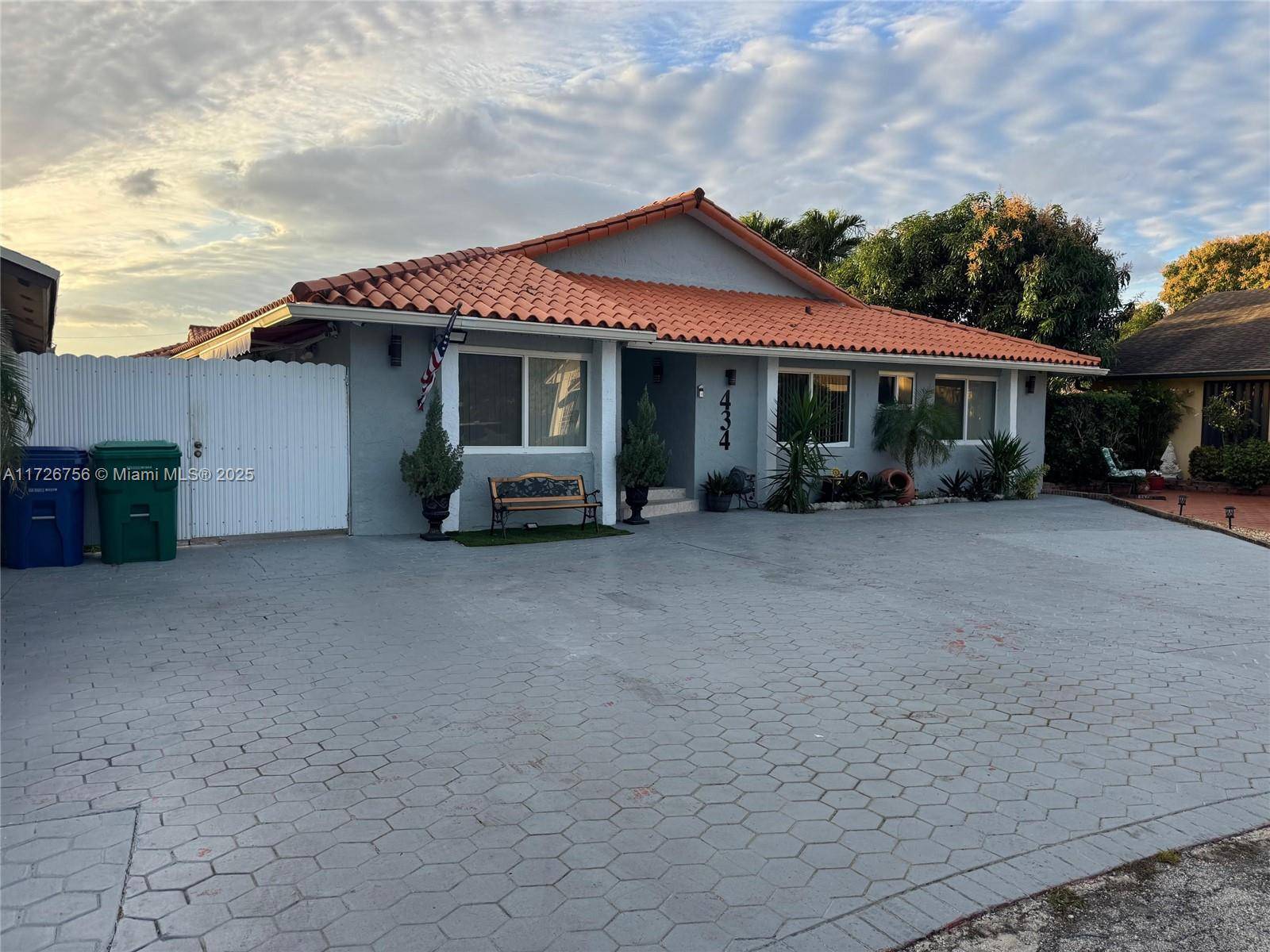Miami, FL 33174,434 SW 99th Ct