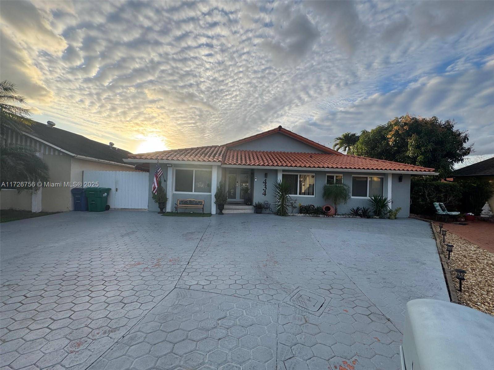 Miami, FL 33174,434 SW 99th Ct