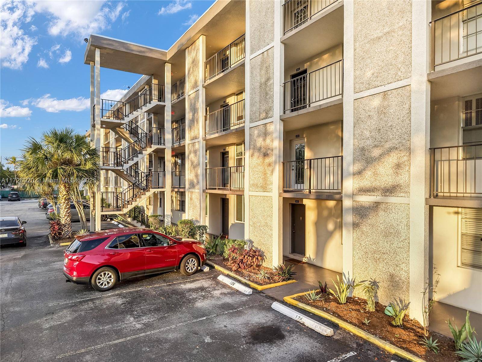 Lauderdale Lakes, FL 33313,4898 NW 29th Ct #205