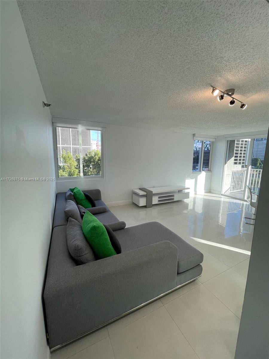 Miami, FL 33136,800 N Miami Ave #E-504