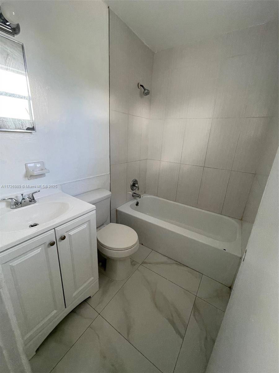 Lake Worth, FL 33460,1102 S K St #16