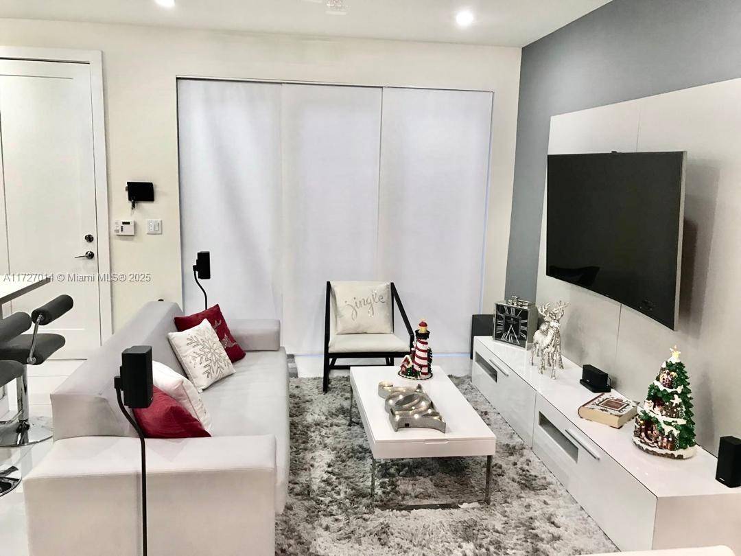 Doral, FL 33178,6418 NW 104th Path #6418