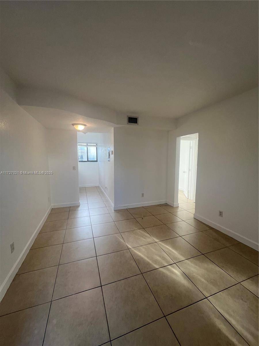 Miami, FL 33130,421 SW 6th St #6