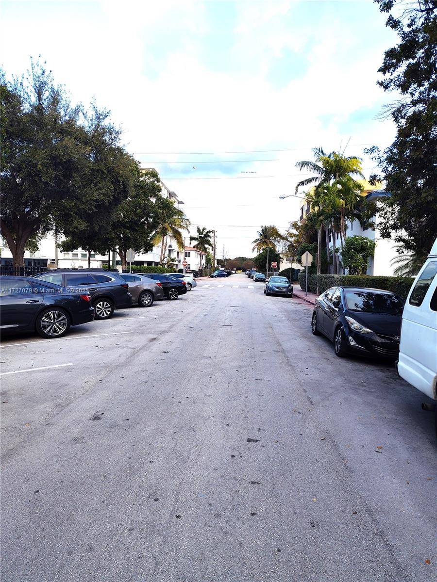 Miami Beach, FL 33141,7945 Carlyle Ave #2