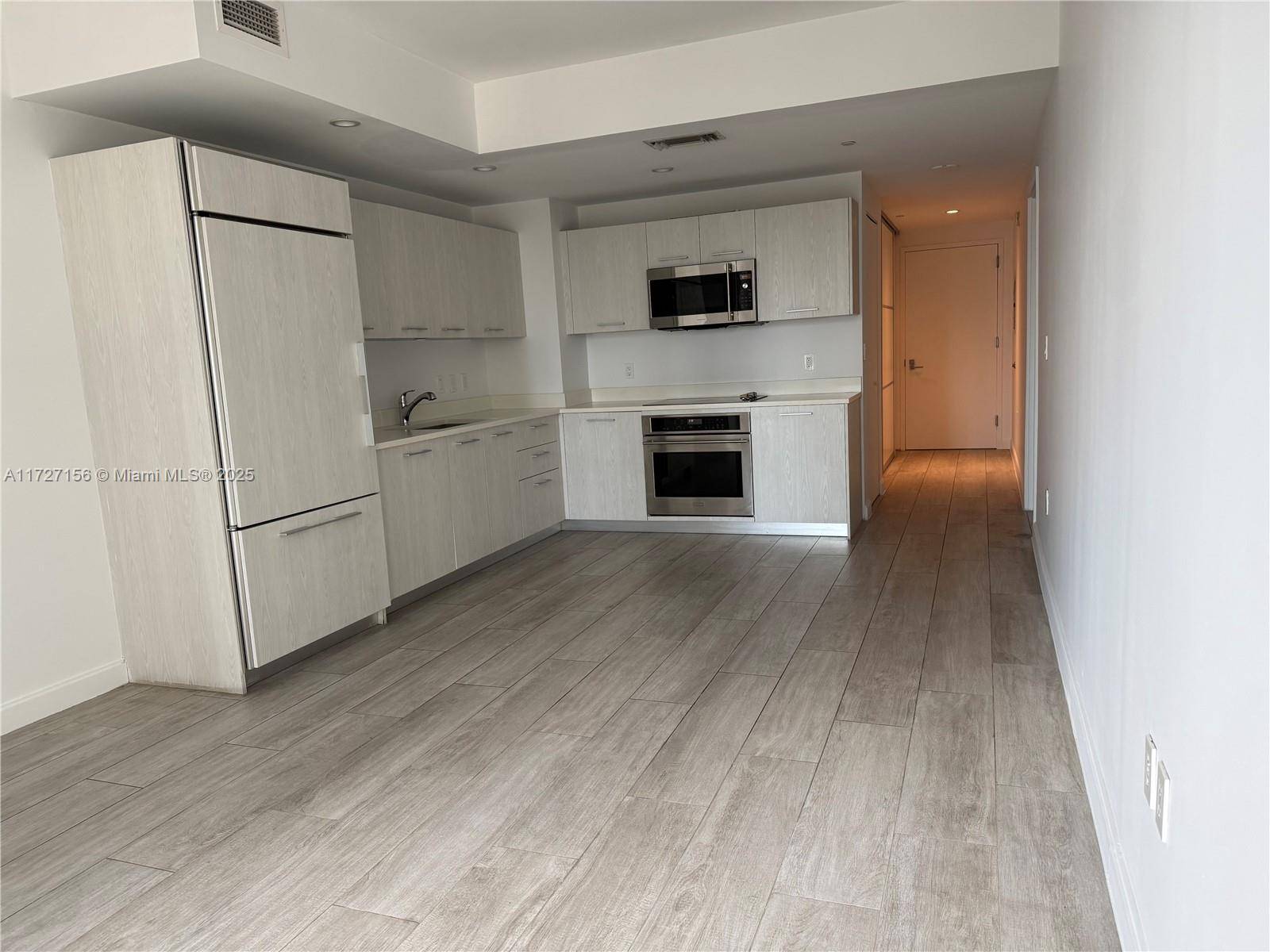 Miami, FL 33130,45 SW 9th St #1004