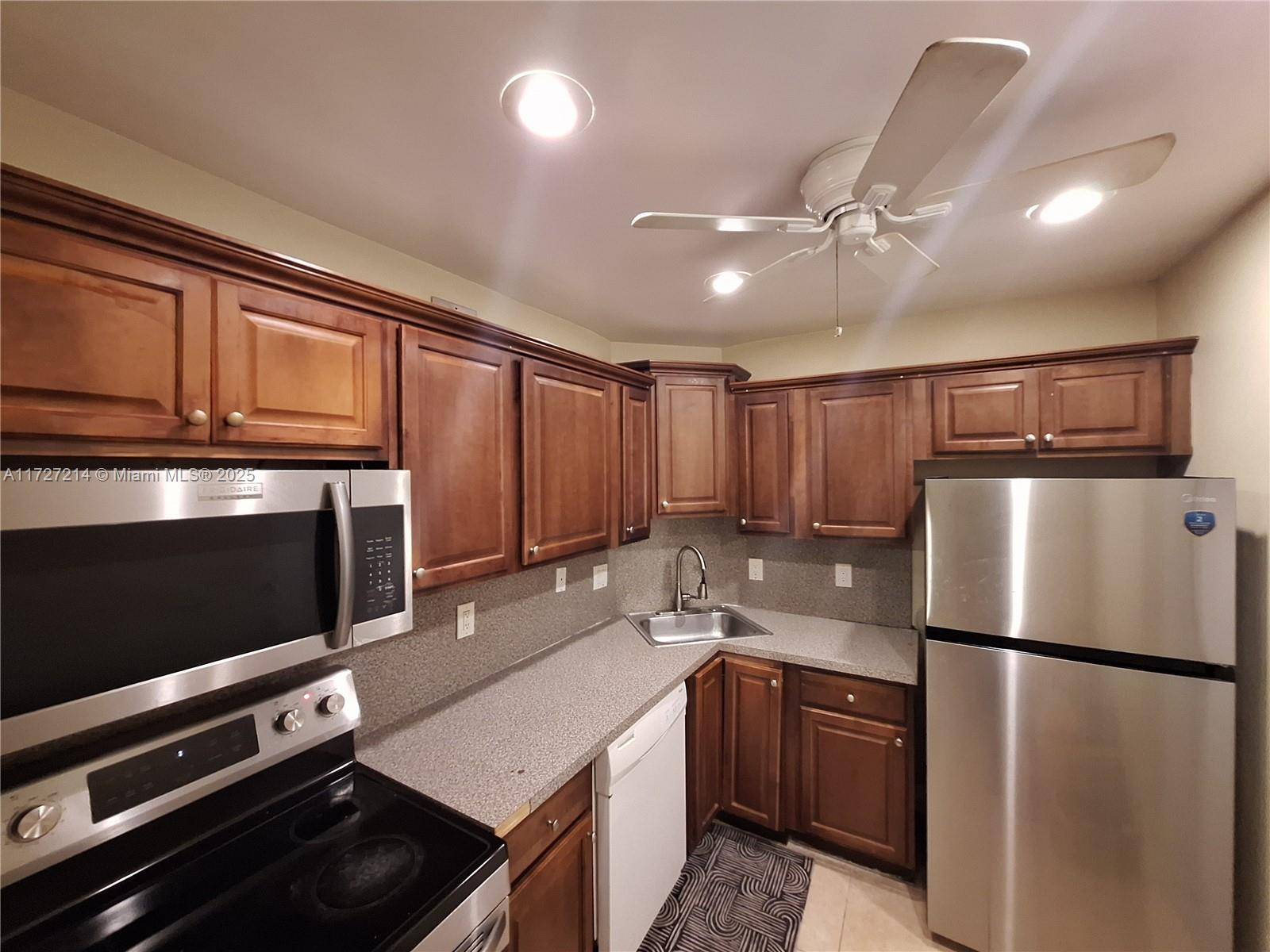 Oakland Park, FL 33309,3119 Oakland Shores Dr #C109