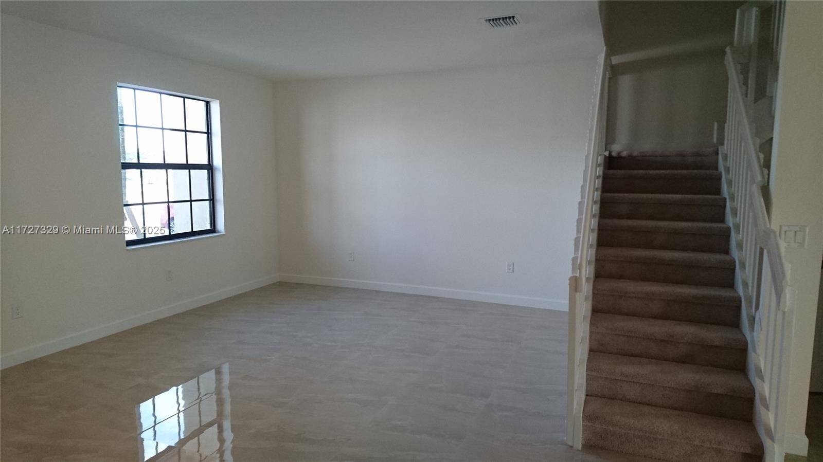 Hialeah, FL 33018,9270 W 33 LANE #9270