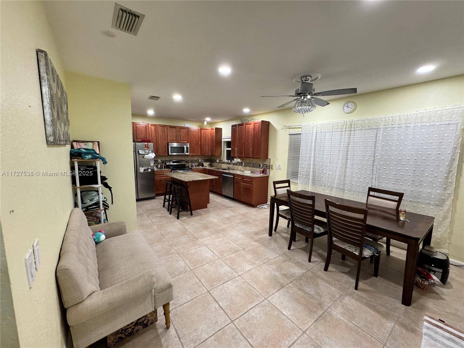 Coral Springs, FL 33071,Address not disclosed