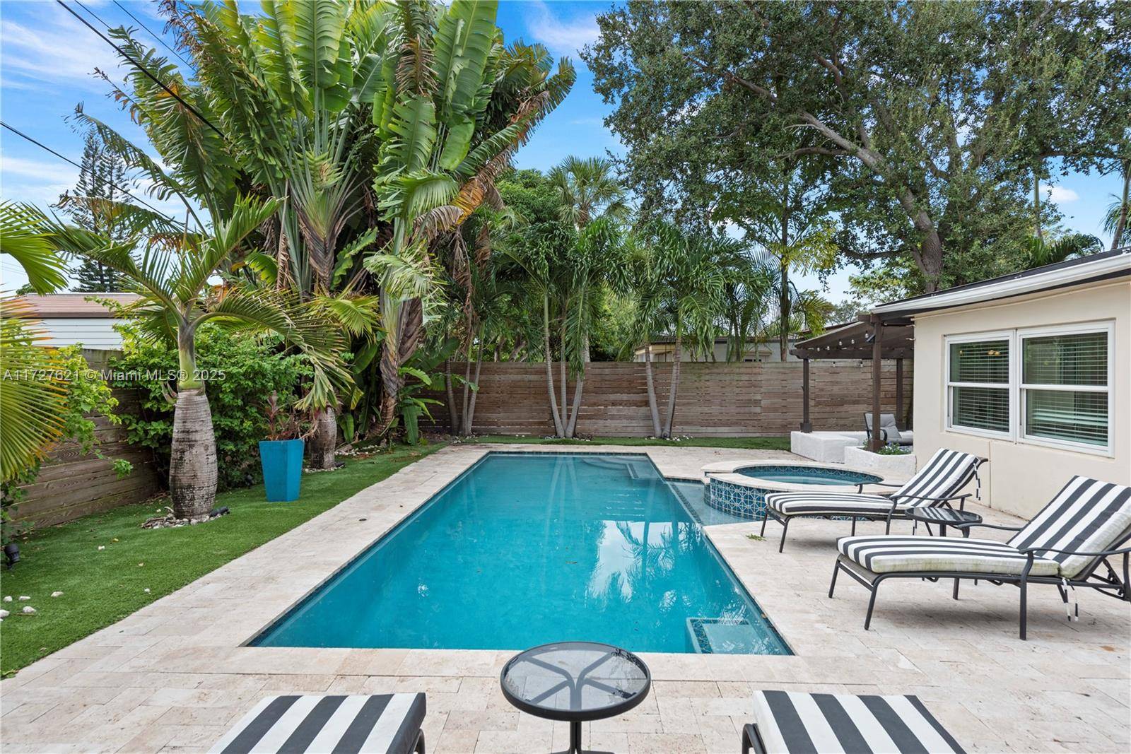 Fort Lauderdale, FL 33315,990 SW 32nd St