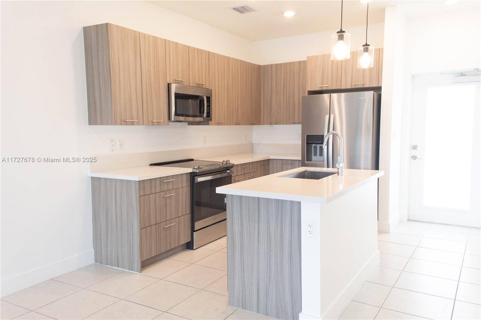 Doral, FL 33166,8201 NW 41st St #D-301