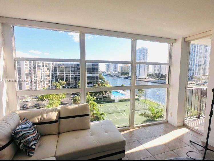 Hallandale Beach, FL 33009,400 Leslie Dr #817