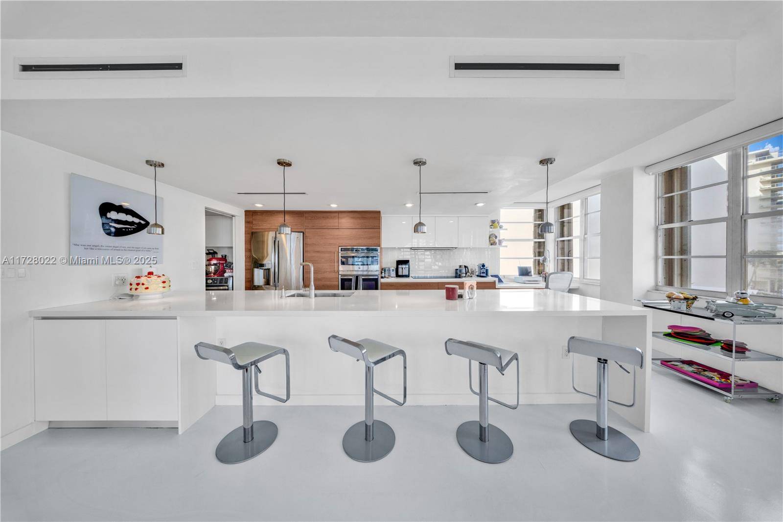 Miami Beach, FL 33140,5660 Collins Ave #4C