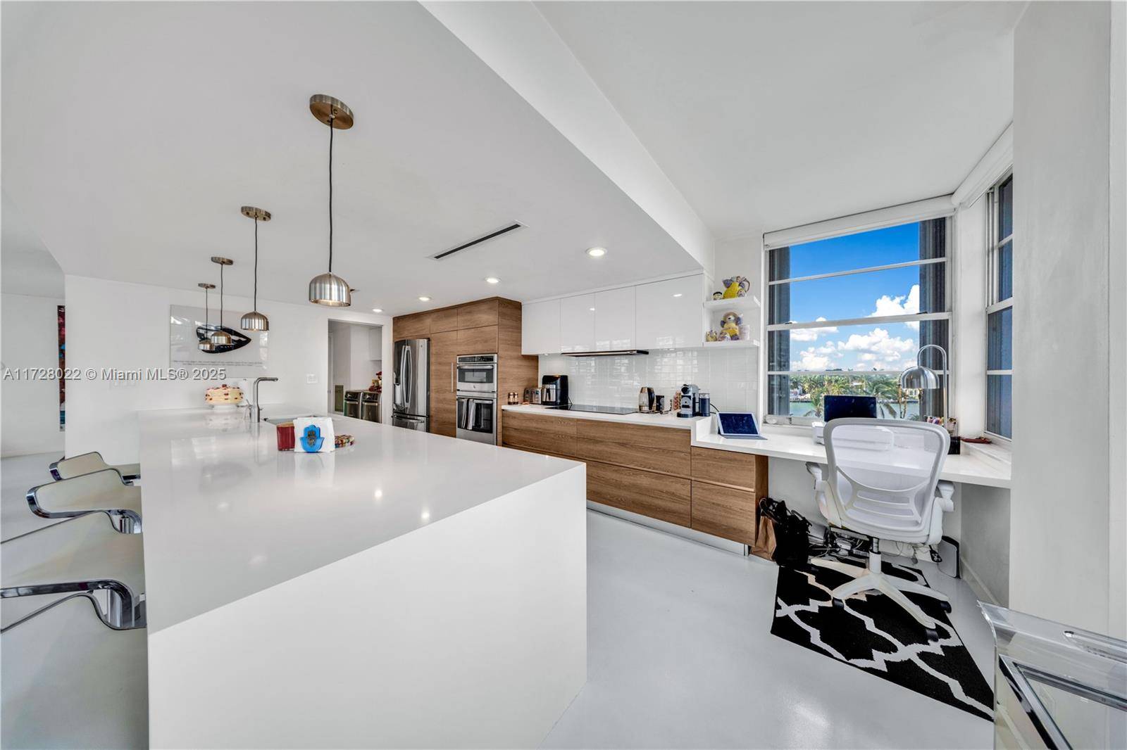 Miami Beach, FL 33140,5660 Collins Ave #4C