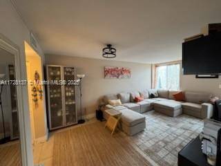 Sunny Isles Beach, FL 33160,250 180th Dr #455