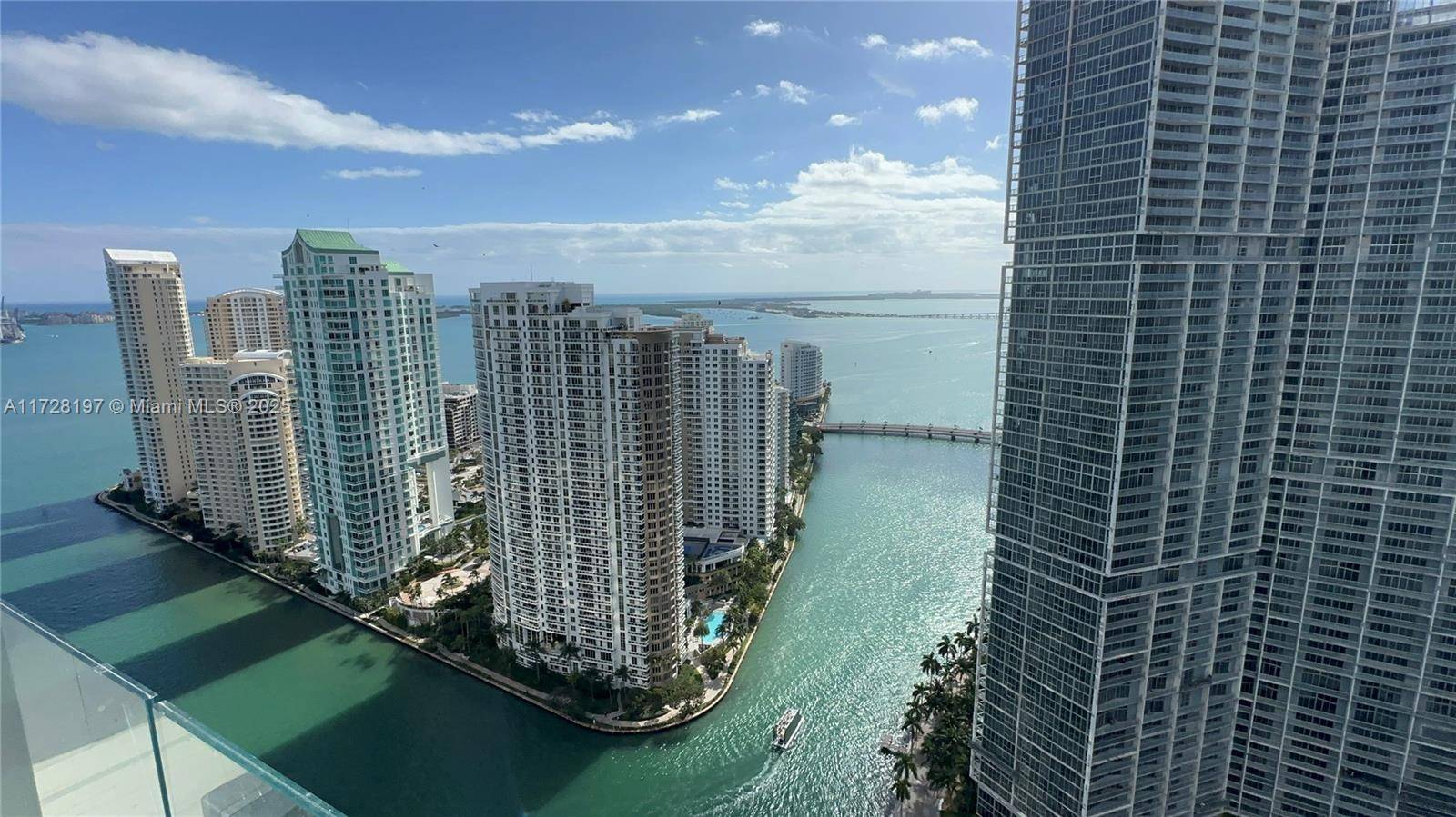 Miami, FL 33131,300 Biscayne Blvd Way #3706