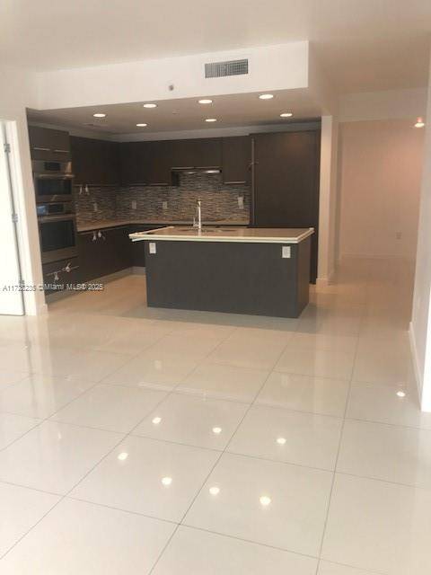 Doral, FL 33178,7661 NW 107th Ave #407