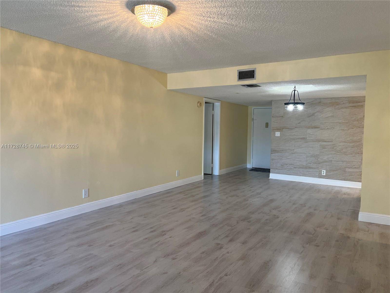 Weston, FL 33326,16400 Golf Club Rd #204