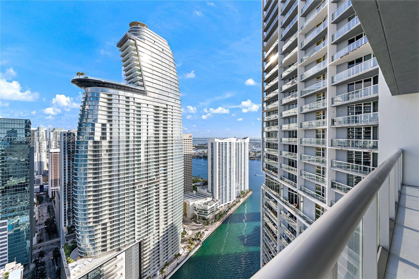 Miami, FL 33131,475 Brickell Ave #4514