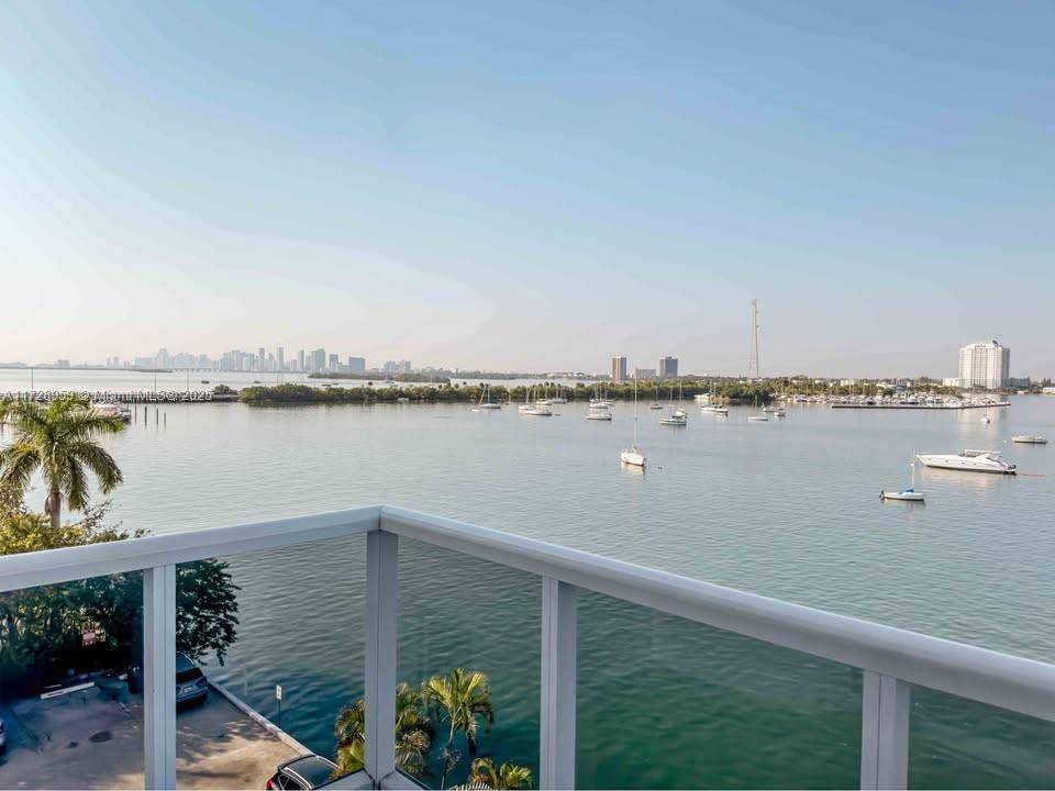 North Bay Village, FL 33141,7928 West Dr #510