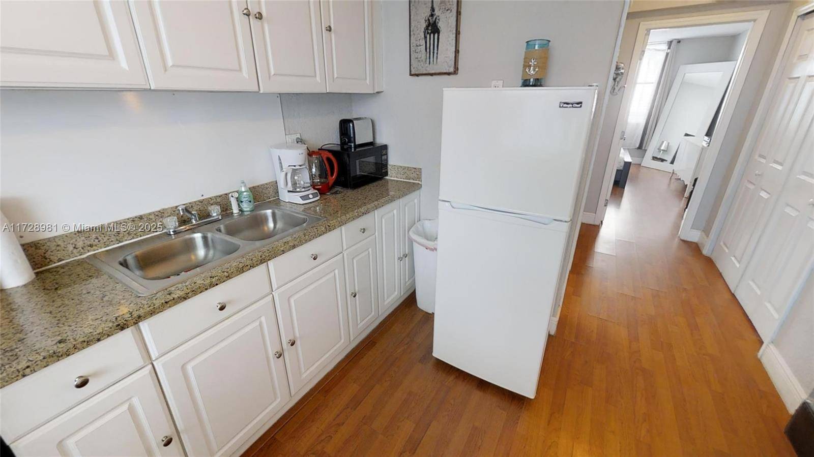 Miami Beach, FL 33139,713 Collins Ave #33