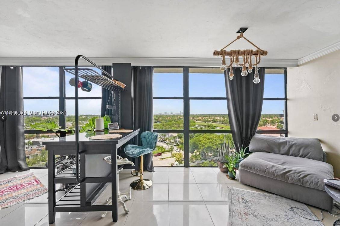 Hallandale Beach, FL 33009,1000 Parkview Dr #1025