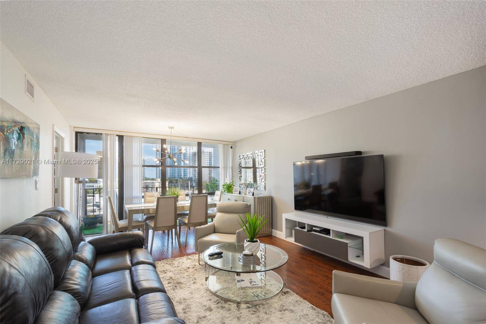 Hallandale Beach, FL 33009,800 Parkview Dr #608