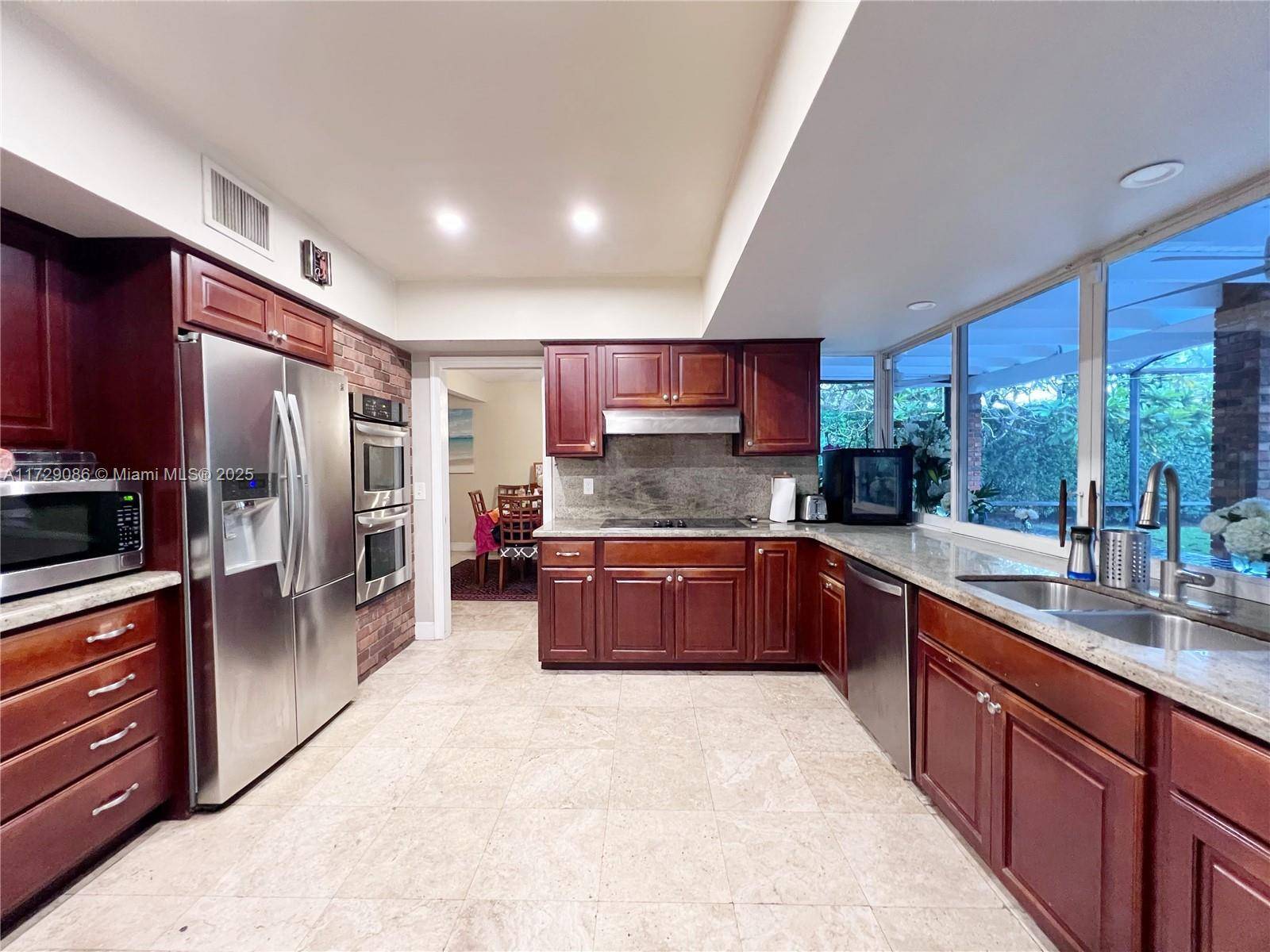 Pinecrest, FL 33156,7360 SW 128th St