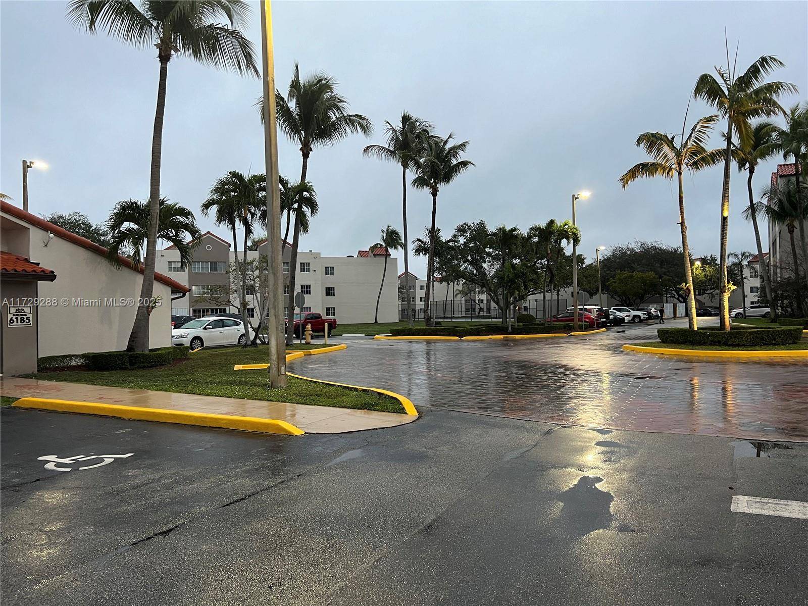 Hialeah, FL 33015,6195 NW 186th St #306