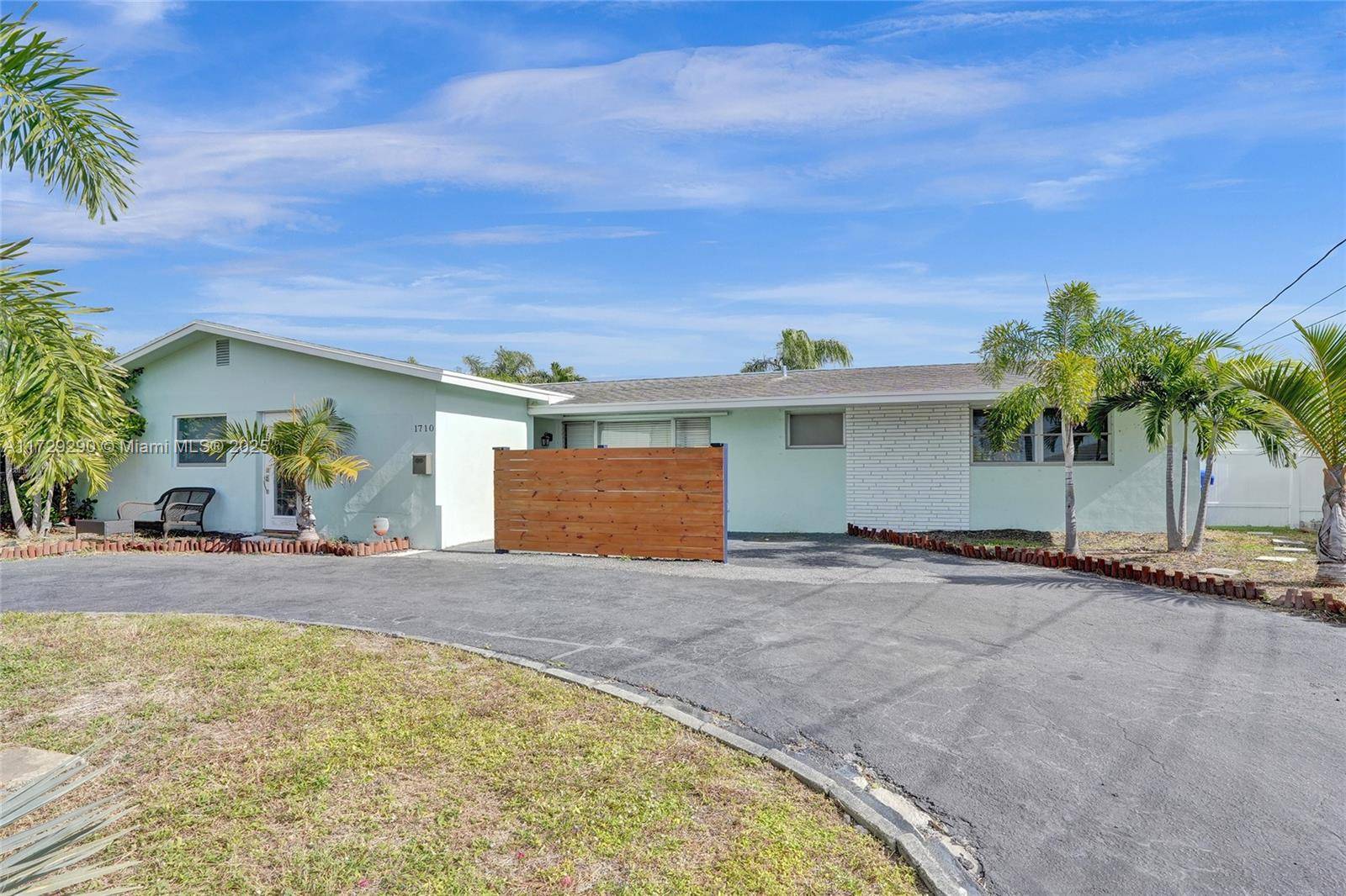 Pompano Beach, FL 33060,1710 SW 6th Ave