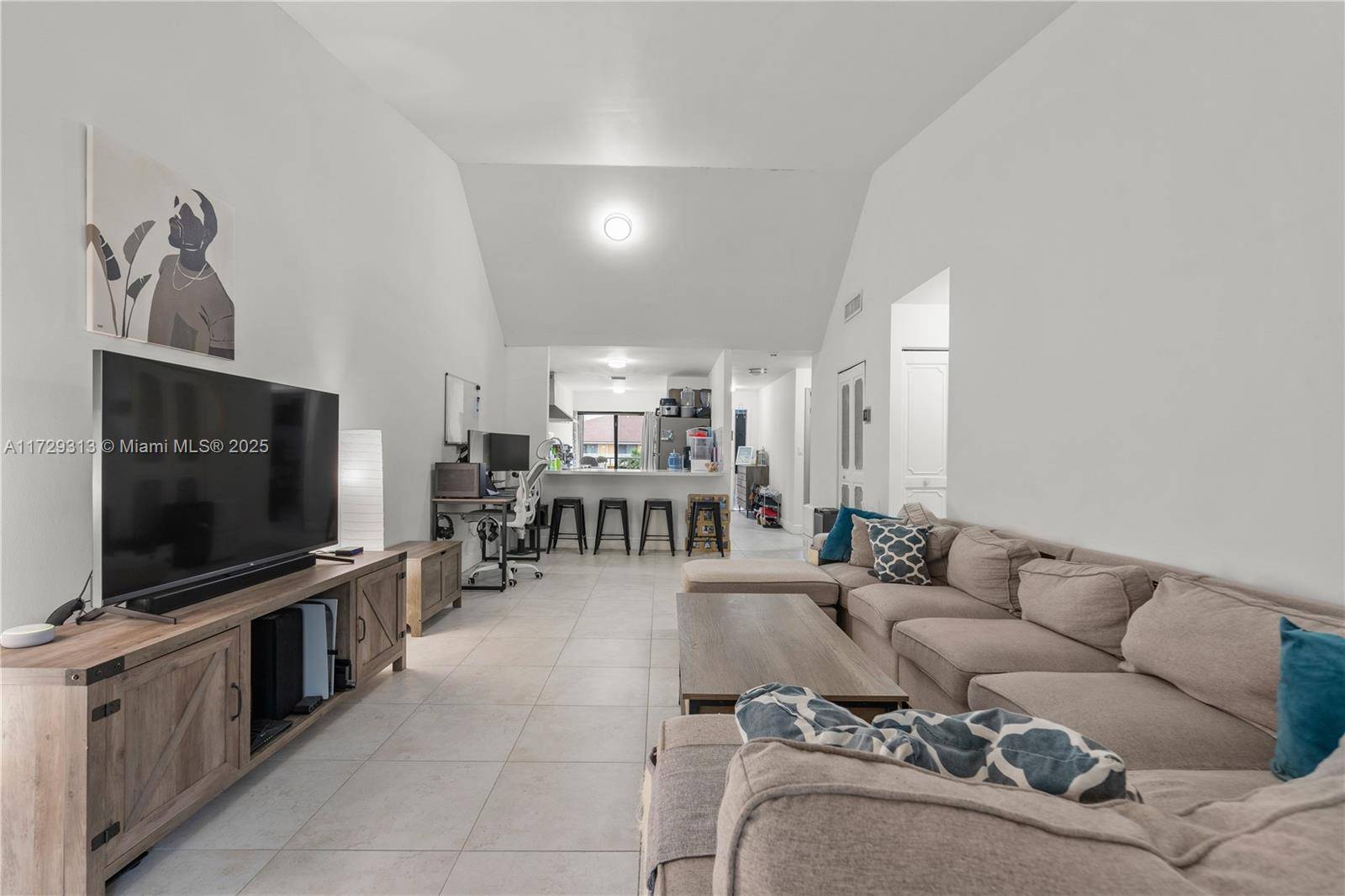 Miami Gardens, FL 33169,440 NW 214th St #203