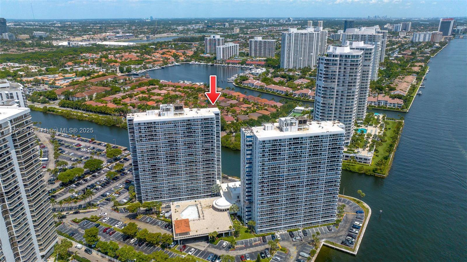 Aventura, FL 33180,20505 E Country Club Dr #PH-38