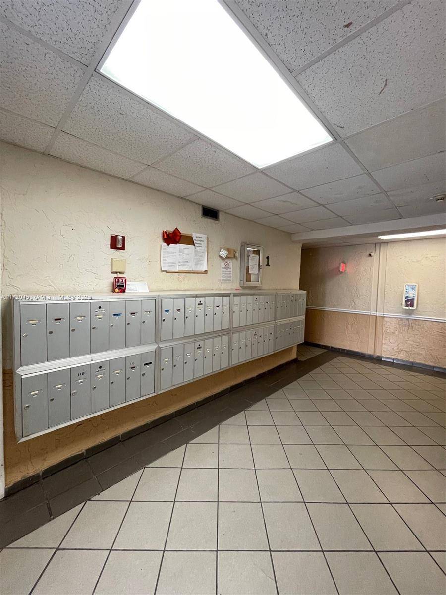 Hialeah, FL 33012,5625 W 20th Ave #215