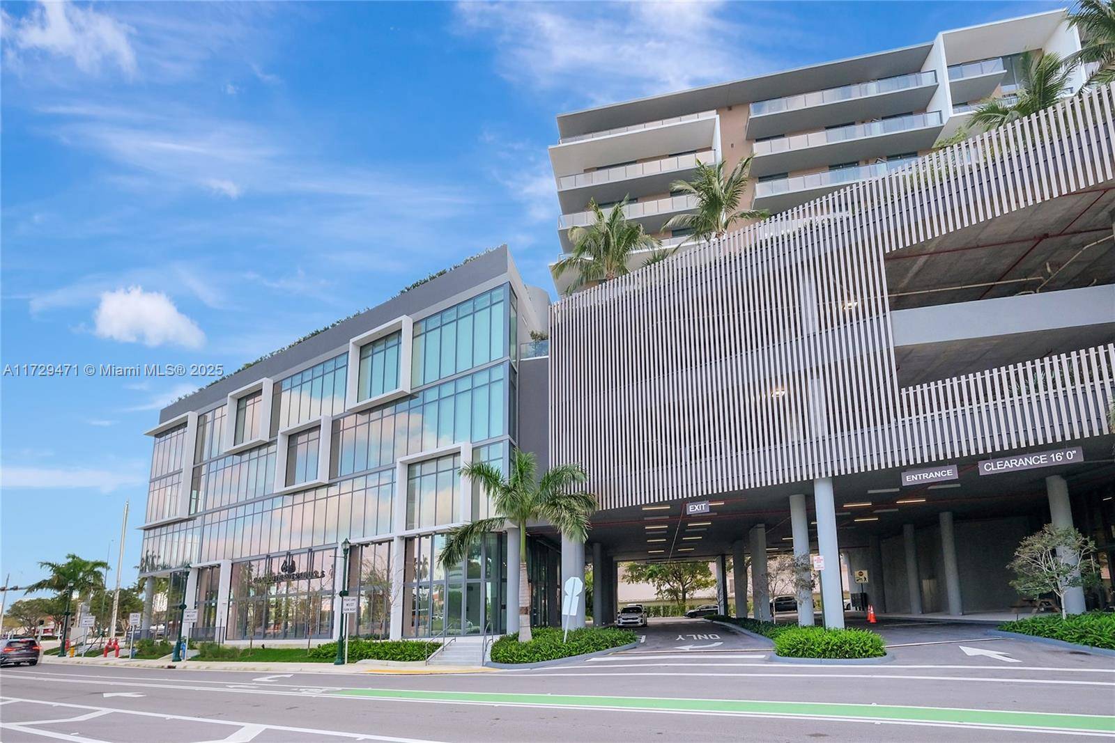Aventura, FL 33180,21290 biscayne #306