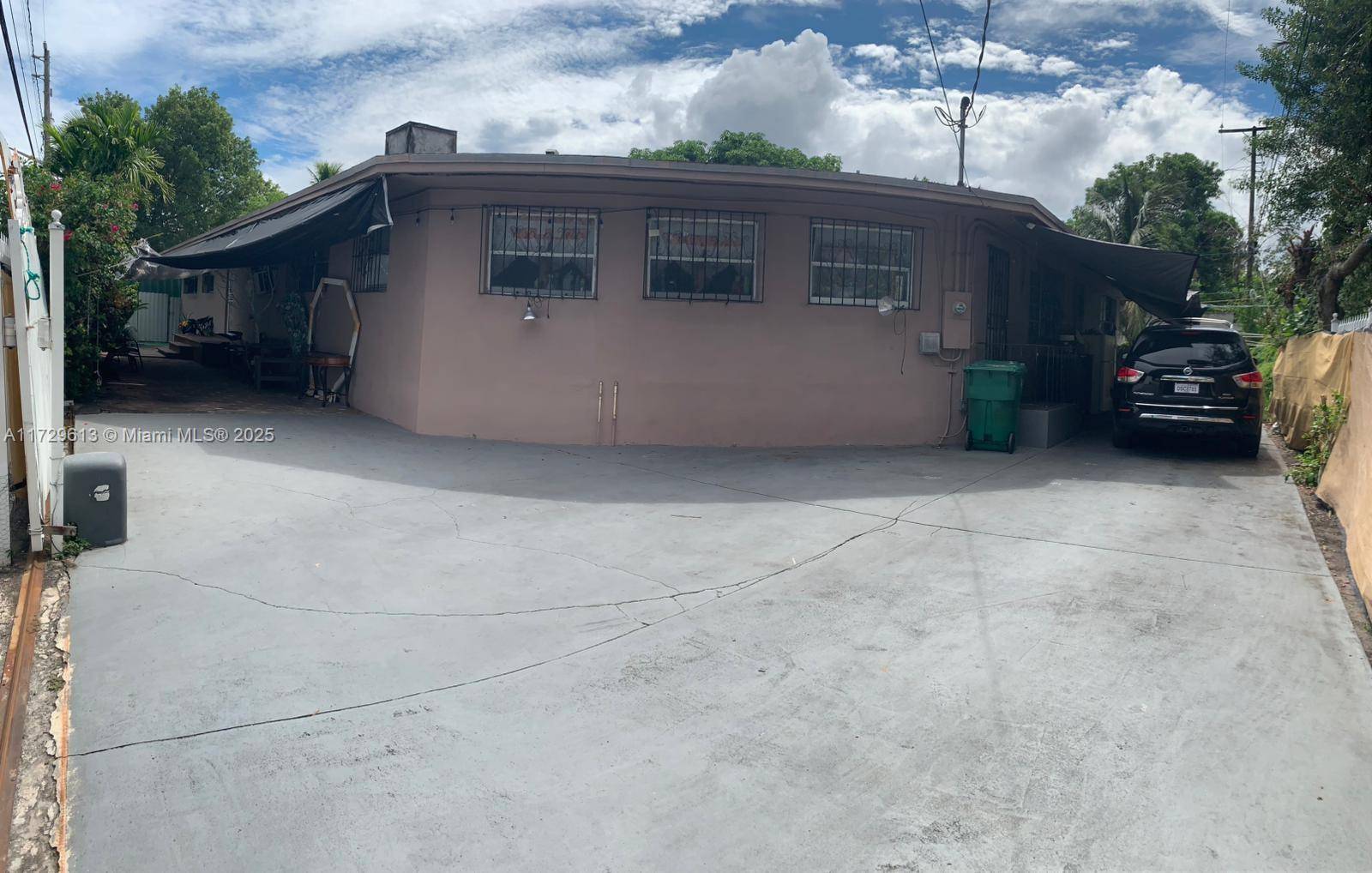 Miami, FL 33150,300 NW 69th St