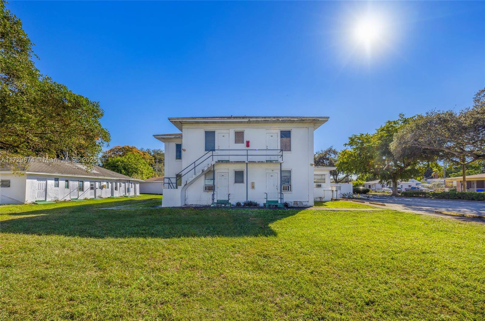 Hollywood, FL 33020,1215 N 17th Ct