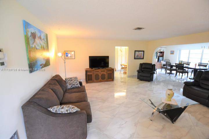 West Palm Beach, FL 33415,2886 E Fernley Drive #58