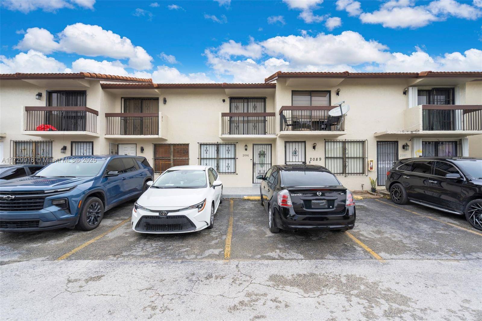 Hialeah, FL 33016,2091 W 54th St #69