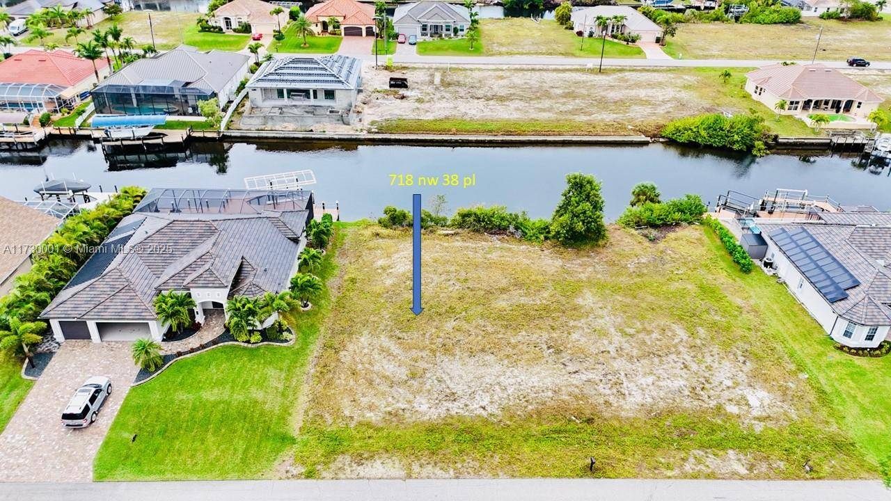 Cape Coral, FL 33993,718 NW 38 pl
